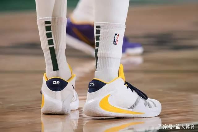中国男篮81-82憾负！最后神奇10秒钟，郭士强给年轻后卫交学费